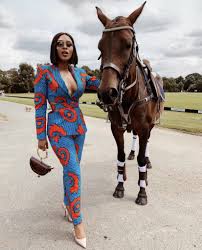 Dance: Moreen Abessolo, Zenas Okanlawon & Miss Kiki Monique Dance to “Brown  Skin Girl” by Beyonce ft. Wizkid, Saint Jhn & Blue Ivy – All Things Ankara  by Nikki The Jeanius