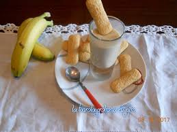 Dunque versiamo delicatamente la crema nel recipiente con la panna montata. Crema Pasticcera Golosa Alla Banana La Tavola Golosa Di Gio