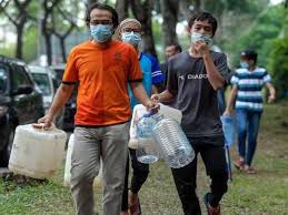 Assalamualaikum dan salam 1dunia, kalau mengikut informasi di blog yanmieonline gangguan bekalan air di kl dan selangor yang akan dihadapi oleh lebih 1juta penduduk akan berlaku pada 14/3/12. Gangguan Air Selangor 15 Badan Kerajaan Swasta Disaman
