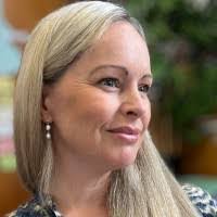 Helene Piper's Instagram, Twitter & Facebook