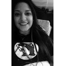 Esmeralda Gonzalez (@esmeralduhh_)