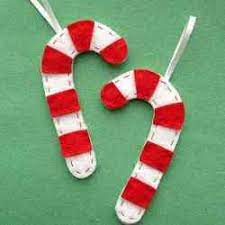 25 candy cane crafts that make gorgeous christmas decorations.these simple craft kits make is super easy to make homemade ornaments! Candy Cane Crafts 14 Homemade Christmas Ornaments And Candy Cane Decorations Allfreechristmascrafts Com