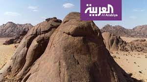 سعودي يفاجئ عيد اليحيى بمعرفته أسماء الصخور في الصحراء youtube