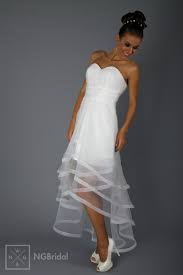 Bei uns finden sie wunderschöne, elegante, und moderne xxl brautkleider in prinzessin, vintage oder boho stil für die übergewichtige braut mit kurven bis zur größe 62. Kleider Brautkleider Brautmode 2013 Kurze Brautkleider 2013 Elegantes Kurzes Brautkleid Aus Organza Und Strass 1815 Ng Bridal Brautkleider