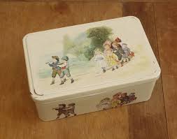 Ancienne Boite A Biscuits En Tole Illustree Par Des Scenes D Enfants Vintage French Tin Box Painted Children Wedding Wedding With Kids Tin Boxes Tin Kitchen