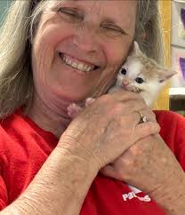 Their newest obsession. 😻😻