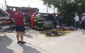 Adela popescu, impresionată până la lacrimi de băiețeii ei. Video Accident Cumplit Pe Drumul Deva Hunedoara TanÄƒr Mort In Masina Peste Care S A PrÄƒbusit Un Stalp