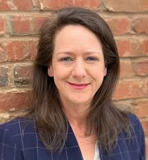 Angie Graves's Instagram, Twitter & Facebook