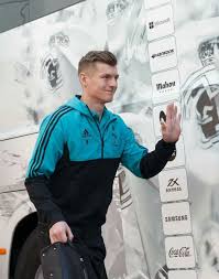 Pin De Razvan Em Real Madrid Hala Madrid Y Nada Mas Futebol Kroos Esportes