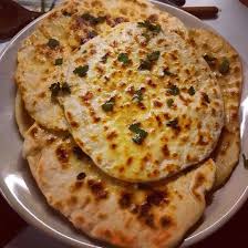 La Recette De Cheese Naan A La Poele Inspiree Par Jamie Oliver En 2020 Recette Naan Recettes De Cuisine