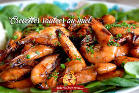 Cette recette de riz espagnol savoureux et délicieux est un plat à base de poivrons trois couleurs, poulet et crevettes que je pourrai appeler de paella un plat coloré et savoureux aux couleurs chatoyantes, il plaira aussi bien aux petits. Recette Des Crevettes Sautees Au Miel Petits Plats Entre Amis