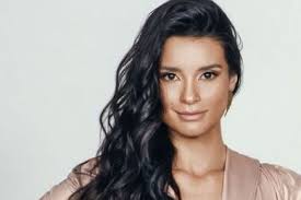 Paola Rey puso a pasar saliva al mostrar su areolas con candente fotografía