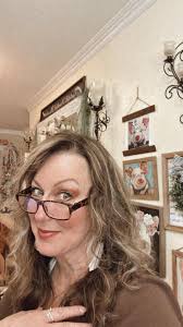 Here is a happy pig to start your day, good morning! #foundinbooks