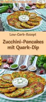 Low Carb Zucchini Pancakes With Quark Dip Hearty Pancake Recipe Rezepte Unter 600 Kalorien In 2020 Herzhafte Pfannkuchen Rezept Herzhafte Pfannkuchen Rezepte