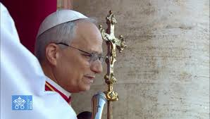 HABEMUS PAPA] Su nombre será León XIV, Robert Prevost, de 69 años, el  cardenal estadounidense nacionalizado peruano es el nuevo Santo Pontífice.  El Papa fue Obispo en #Chiclayo y antes recorrió el #