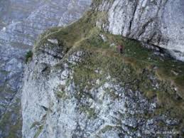 Pe brana portitei venind din valea jepilor ori de la tunelul. Cum Am Mers Pe Brana AerianÄƒ Din MunÅ£ii Bucegi Presa De Turism
