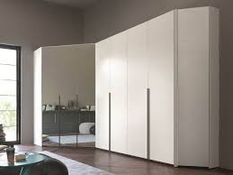 Come Progettare Al Meglio Un Armadio Ad Angolo Nel 2020 Armadio Angolare Idee Armadio Camera Da Letto Armadio Legno