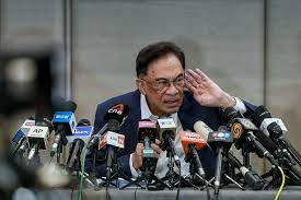 The newspaper owned by the utusan melayu (malaysia) berhad. Bursa Falls After Anwar Claims Collapse Of Perikatan Government Malaysia Malay Mail