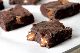 Catch yourself daydreaming of chocolate? Dark Chocolate Salted Caramel Kahlua Fudge Brownies Baker By Nature