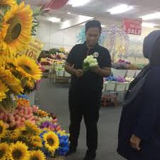 Or better still, come by wh floral and we'll surely find a little something to tickle your fancy. Fotos Bei Fah Lean Floral Blumenladen In Seri Kembangan