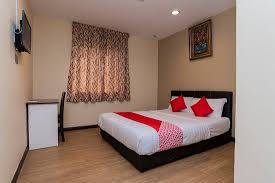Johor bahru (also johor baru or johore baharu, but universally called jb) is the state capital of johor in southern peninsular malaysia, just across the causeway from singapore. The Best Motels Near Park Mall Singapore Tripadvisor