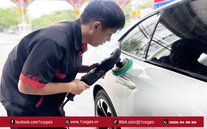 Đánh bóng kính ô tô – Tăng tầm nhìn, bảo vệ kính bền lâu