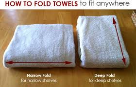 13 Tricks For Organizing Your Chaotic Linen Closet Plier Serviette Plier Serviette Bain Et Pliage Serviette De Bain