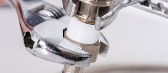 Dans ce tuto, vincent vous explique ce qu'il faut faire lorsque votre machine à laver fuit ! Reparer Une Fuite D Eau Provisoirement Les Bons Tuyaux Homeserve