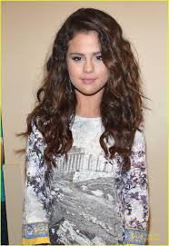 Pin By Jason Bowen On Selena Gomez Excepting Kca Award March 29 014 Selena Gomez Selena Selena Gomez Child