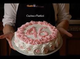 Oggi Vi Mostrero Come Realizzare Una Torta Di Compleanno Con La Panna In Maniera Semplice E Veloce Torte Torte Di Compleanno Decorazioni Torte Semplici