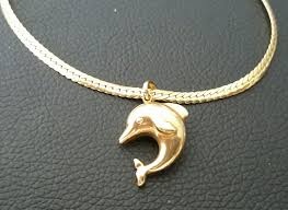 Cadena Martillada Con Dije Delfin En Oro 18k Cadena 3mm X 17 Pulgadas Dije 1 X 1 Pulgadas Peso 12 05 Gramos Precio 870 Cadenas De Oro Mujer Oro Dijes