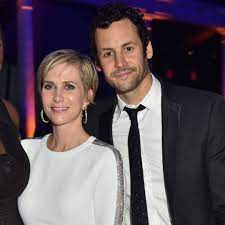 Kristen wiig confirmed for anchorman sequel. Kristen Wiig Is Engaged To Boyfriend Avi Rothman E Online