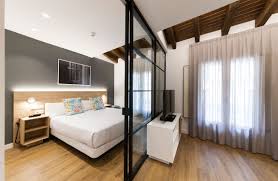 Pamplona es una ciudad cómoda, acogedora, moderna, verde, segura y con una amplia oferta gastronómica basada en el producto local. Antique Pamplona Apartments Apartamentos Turisticos Gestionados Por El Hotel Tres Reyes De Pamplona