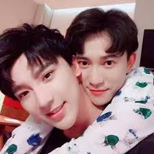 Hai CEO đẹp như tài tử bất ngờ cưới nhau, bao gái trẻ phải buồn bã tiếc nuối