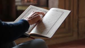 Ikhlas itu y seperti surat al ikhlas.tidak ad kata2 ikhlas d dlm ny.jd klw kita blang ikhlas brarti gk ikhlas. Surah Al Ikhlas Arab Latin Dan Terjemahannya