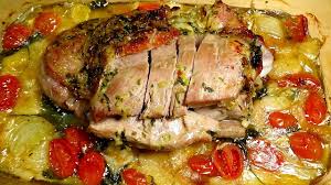 Este atat de buna, carnea are o crusta rumena si crocanta dar este atat. Pulpa De Curcan In Sos De Busuioc Cu Rosii Si Vin Alb La Cuptor Youtube