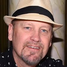 Climbing the Ladder of Success One Rung at a Time: Another Stage 32 Success  Story!