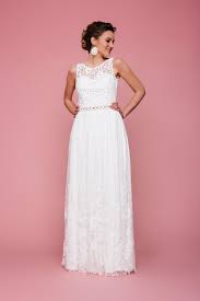 Wunderschöne brautmode und hochzeitskleider für das richtige hochzeitskleid (brautkleid oder modisches outfit) gibt es keinerlei vorschriften. Brautkleid Mit Grober Spitze Lebe Deinen Boho Traum In Kussdiebraut