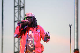 Hailing from the côte d'ivoire, alpha blondy was born seydou kone in 1953. Alpha Blondy Bob Marley Dari Afrika Pembawa Pesan Damai Dan Pembebasan Suara Papua