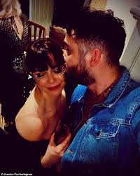 As in 2021) in marseille, france.jessica fox's full name is jessica esther fox. Hollyoaks Star Jessica Fox Announces She Has Secretly Married Her Fiance Nicholas Willes Aktuelle Boulevard Nachrichten Und Fotogalerien Zu Stars Sternchen