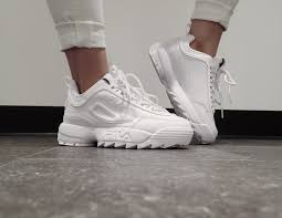 Casual Weekender Cafe Carrie Fashion Lifestyle Blog Womens Sneakers Sneakers Sneakers Men Fashion