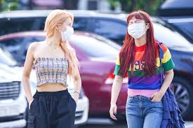 20.09.2021 · solar yang pada awalnya terlihat stres pun kembali menampilkan senyumannya ketika semua orang didalam ruangan memberikan tepuk tangan sambil tertawa. Wheein Solar And Mamamoo Image 6039383 On Favim Com