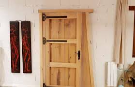 Assurez vous que le contreventement soit bien disposé. Fabrication Sur Mesure Et Pose De Portes Speciaux En Bois Massif Arizaga Entreprise Du Batiment