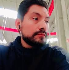 El Dr. Miguel Padilla comparte foto en Instagram como Superman 🫦🤤