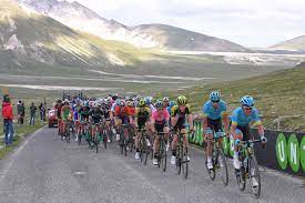 For the first time in the history of a grand tour, the maglia rosa has been manufactured through. Etappen Und Profile Des Giro D Italia 2019