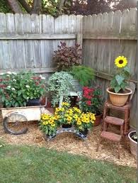 How To Give Your Garden A Rural Rustic Air Easy Summer Diy Design My Desired Home Backyard Landscaping Designs Backyard Landscaping Front Yard Landscaping