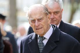 Prince philip (left) and the queen (centre) following a tiger hunt in india. Mort Du Prince Philip Epoux Devoue Pere Complexe Et Discret Conseiller