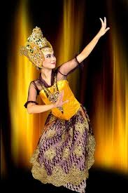 Berikut ini daftar tarian daerah di indonesia seluruh daerah lengkap beserta gambar, asal daerah tepatnya, jaipong muncul pada tahun 1976. Tari Jaipong Diciptakan Oleh Sanggar Tari Puspatika Facebook