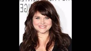 Short hairstyle for fat women curly highlight. Long Hairstyles For Chubby Faces Youtube
