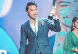 Pelakon dan pengacara neelofa mengumumkan dia menarik diri daripada menyertai anugerah bintang popular berita harian (abpbh) untuk tahun ini serta edisi akan datang. Mira Filzah Paling Popular Menang Besar Di Abpbh32 Hiburan Mstar